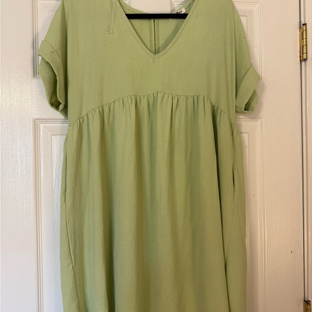 V-Neck Babydoll dress - Light Green